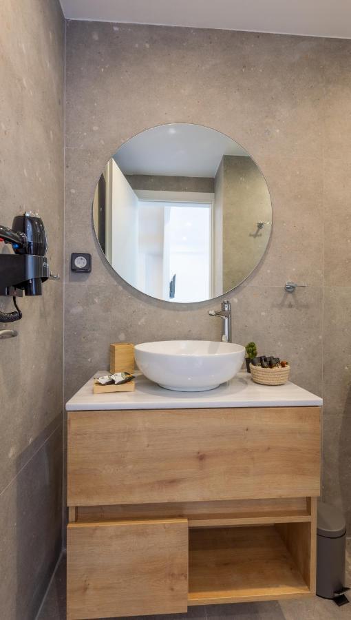 Mandevilia Suites เอเธนส์ ภายนอก รูปภาพ