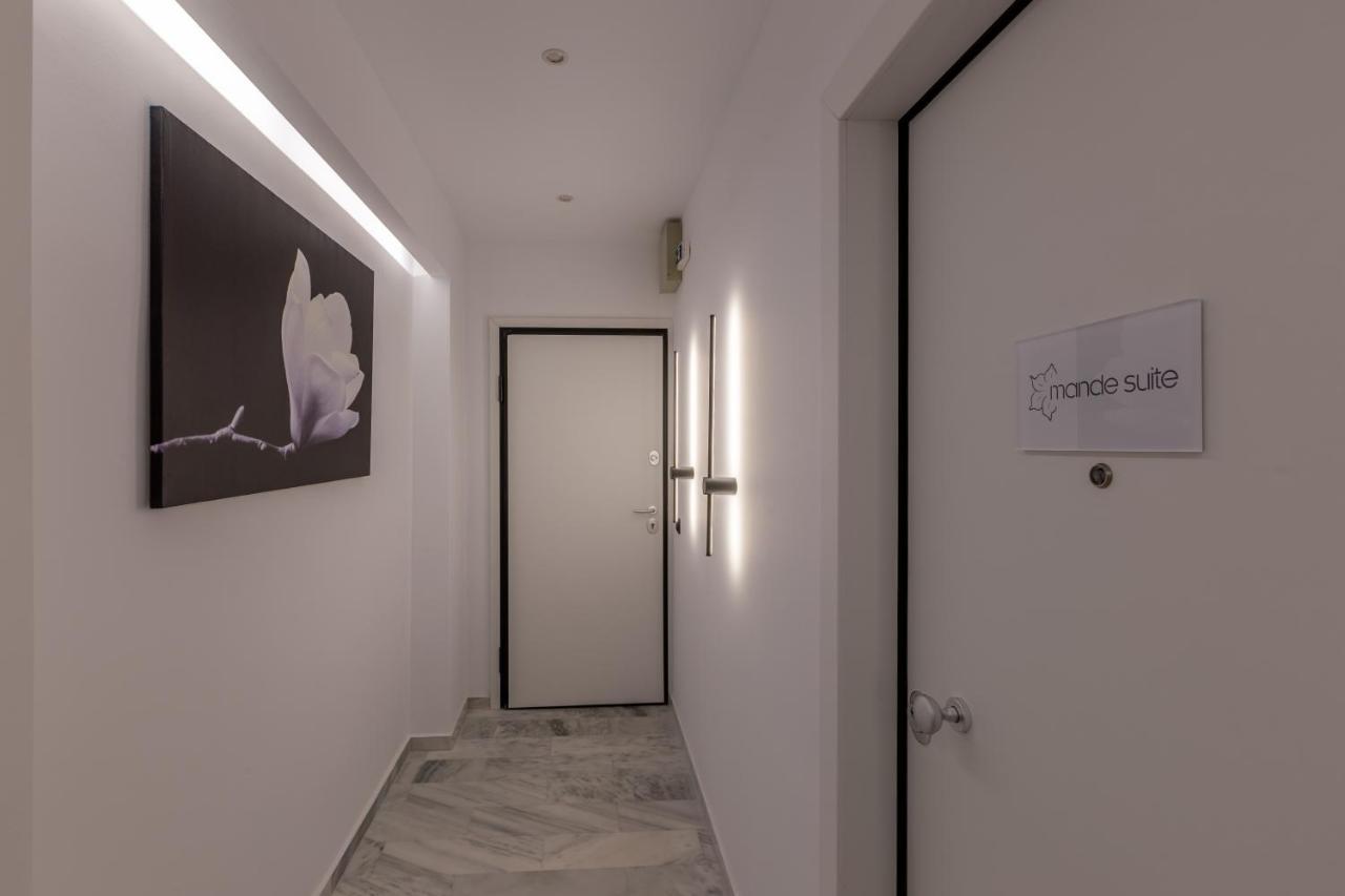Mandevilia Suites เอเธนส์ ภายนอก รูปภาพ