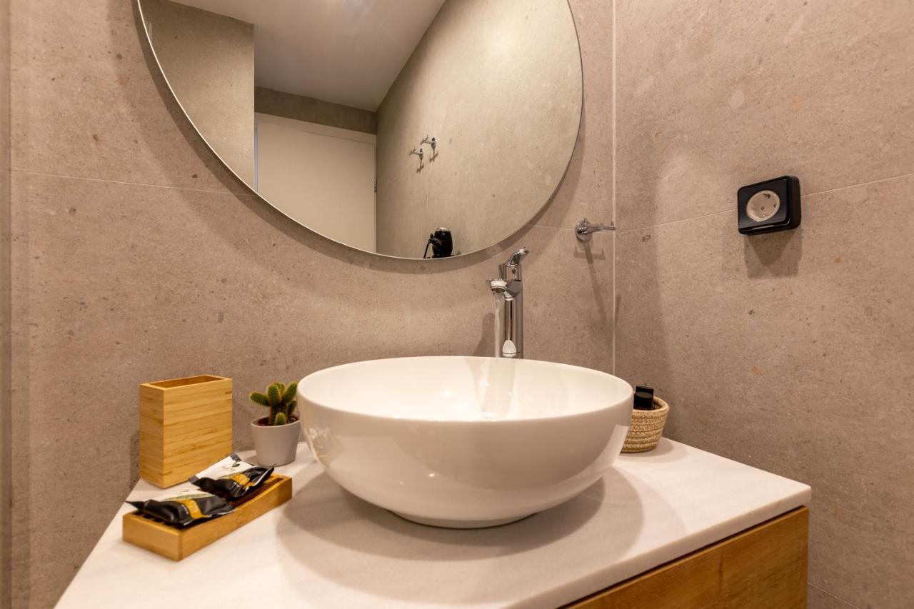 Mandevilia Suites เอเธนส์ ภายนอก รูปภาพ